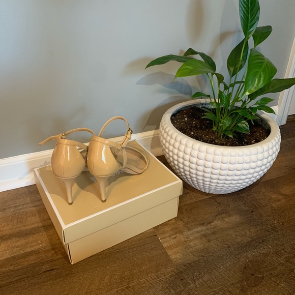 Michael Kors Sandals - Picture 2 of 5